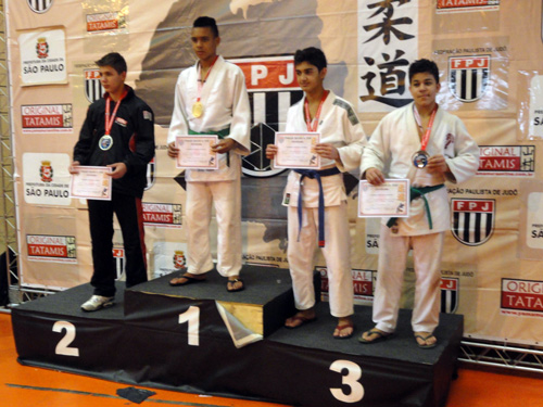 Judoca grená conquista Bronze no Paulista de Judô