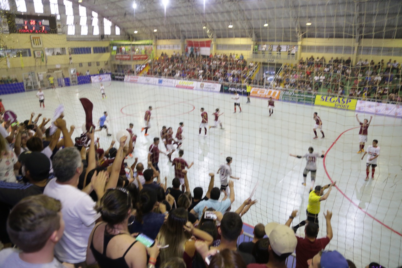 Futsal Federado: Sub-8 cai na semifinal do Estadual