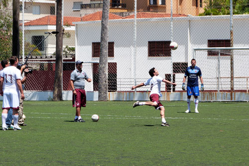 Juventinos tentam reproduzir gols de Ibra e Mexes