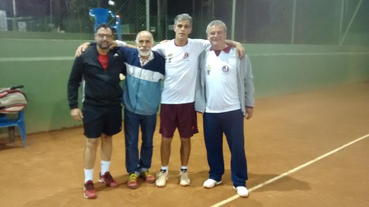 Principiante acima de 50 anos garante vaga na Semifinal do Interclubes de Tênis