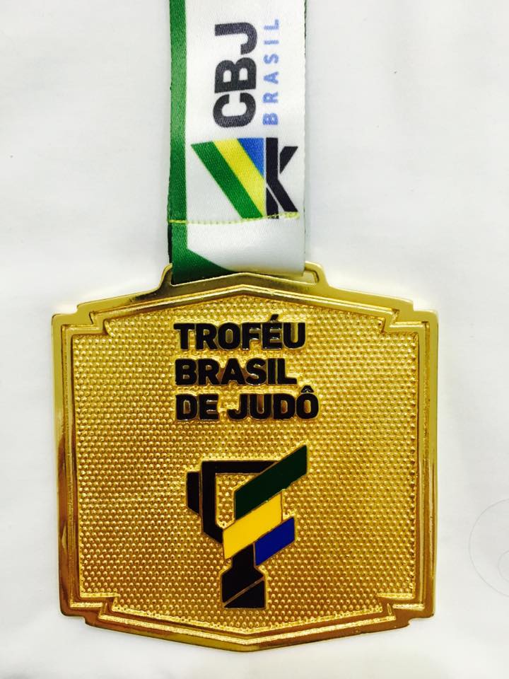 https://www.juventus.com.br/wp-content/uploads/2016/10/Victoria-Archina-de-Oliveira-Trofeu-Brasil-2016-Medalha.jpg