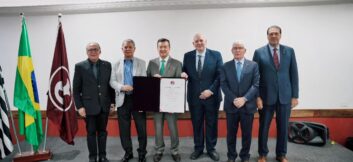 PRESIDENTE DO TJSP RECEBE HOMENAGEM E TÍTULO DE CIDADÃO JUVENTINO "MOLEQUE TRAVESSO"
